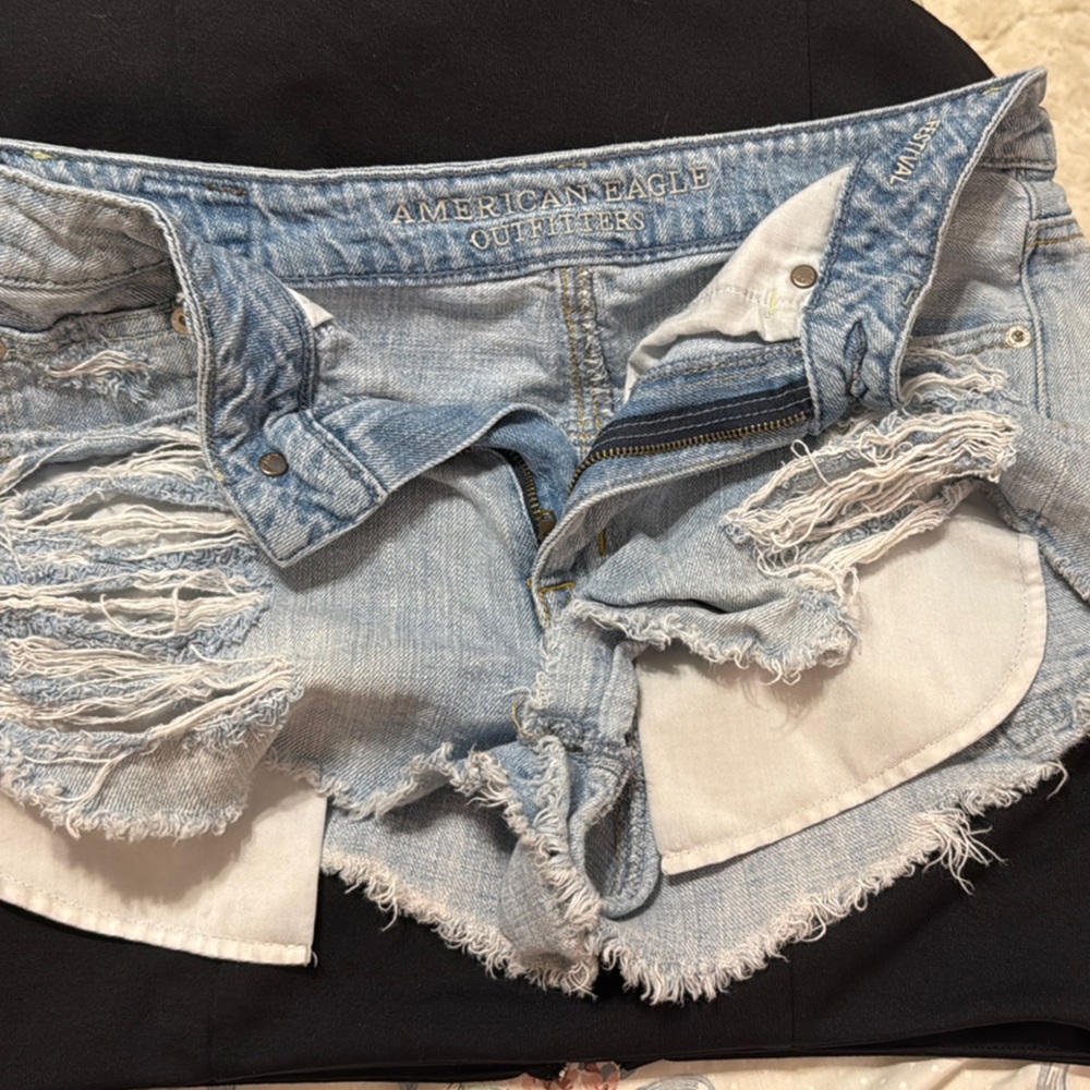 American Eagle Distressed Light Blue Denim Shorts Sz. 6